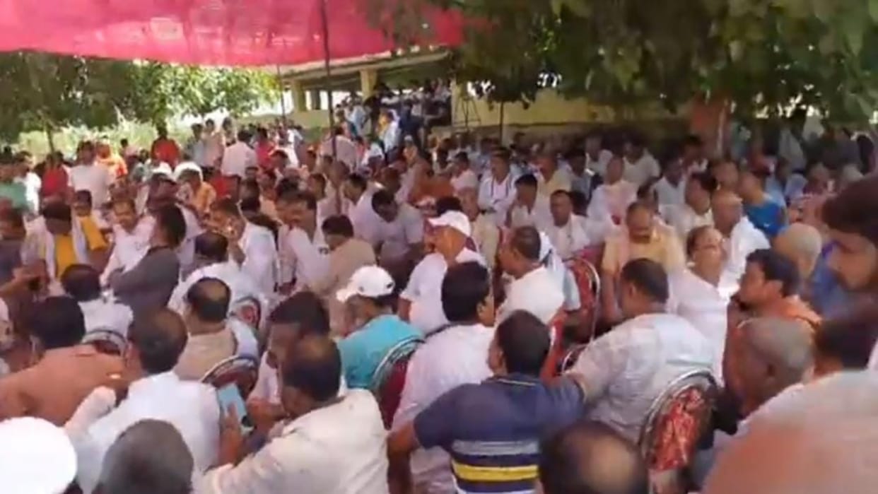 Bihar News: Vaishali MP Veena Devi's son Rahul Raj's last rites performed at Reva Ghat