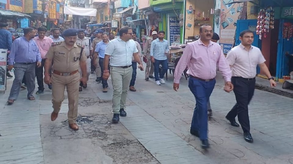 DM Alok Kumar Pandey inspected the parking spaces being built in the almora