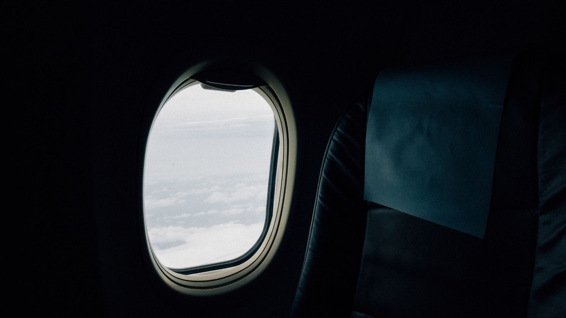 tips for first time flyers traveling by flight keep this 5 tips in mind in hindi