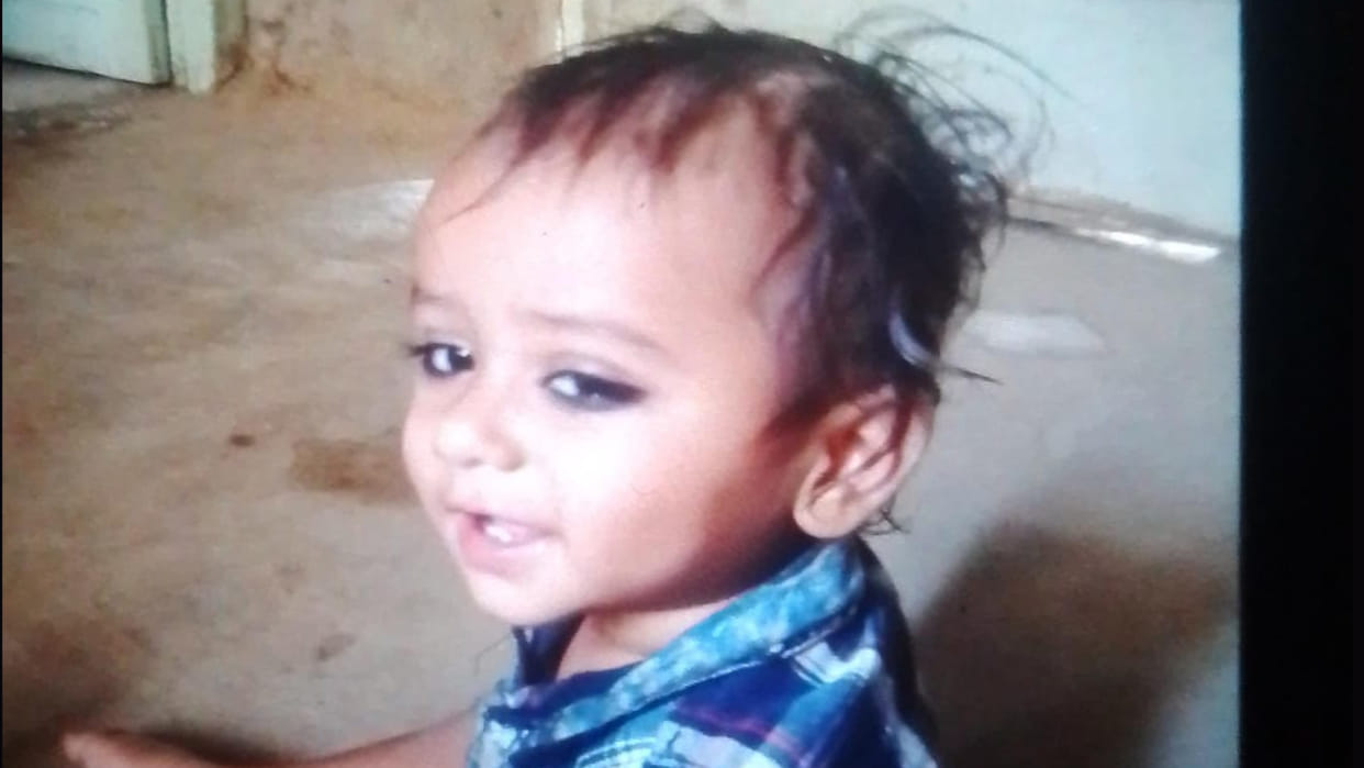 In Bansgaon, Gorakhpur, a crazy young man killed an innocent child by hitting a brick on his head.
