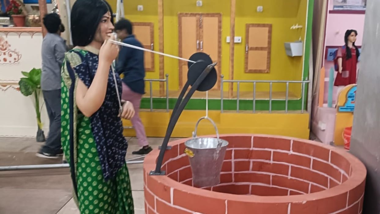 UP: New picture of changing Uttar Pradesh, high-tech facilities will be seen in the model village.