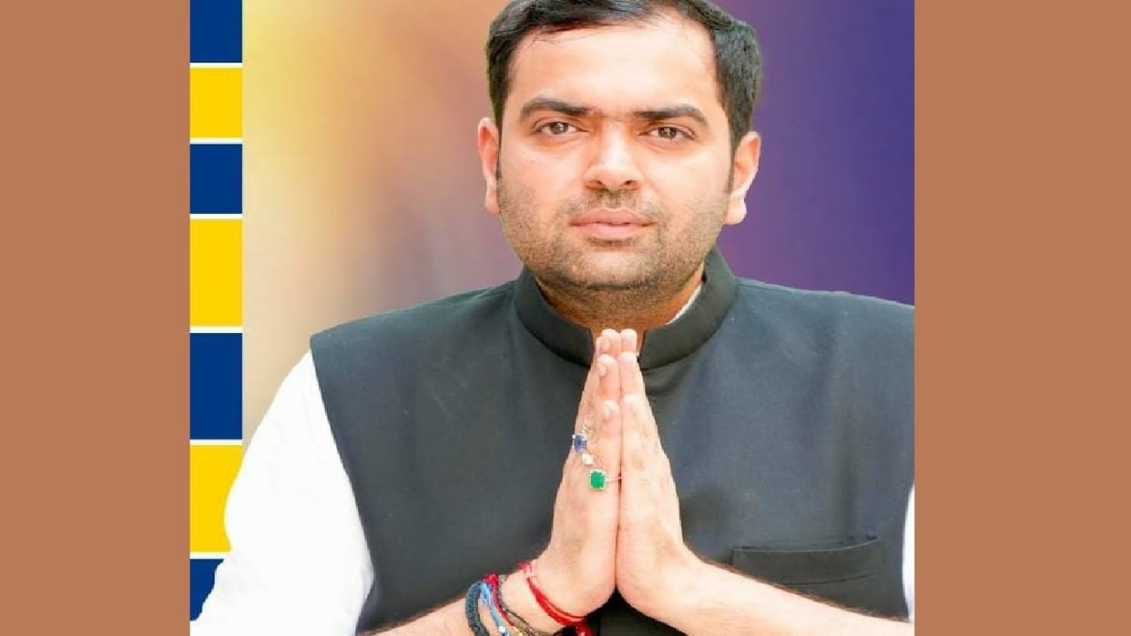 youth asked Congress candidate Chiranjiv Rao questions about development In Rewari
