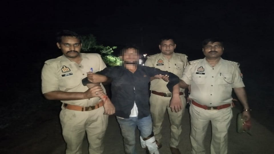 Encounter in Harduaganj, two robbery accused arrested, one injured
