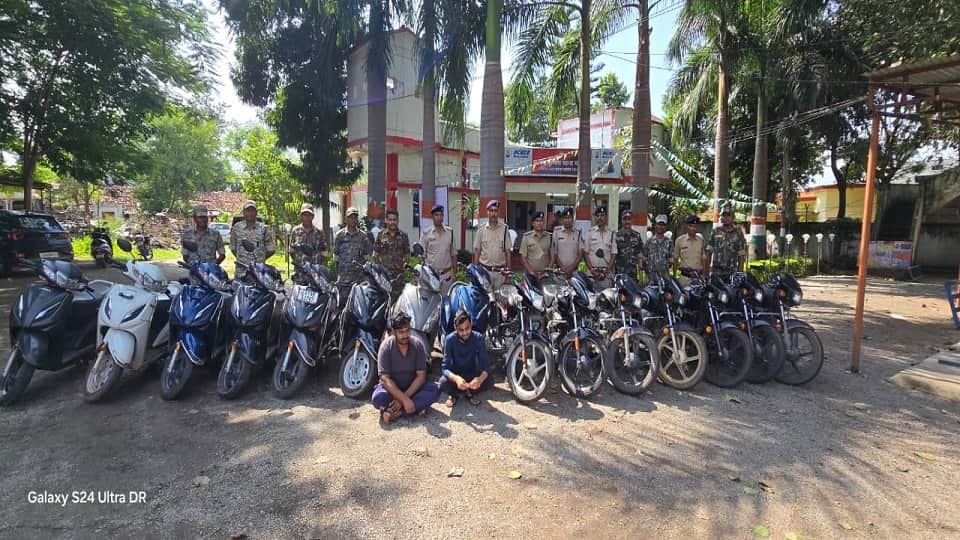 पुलिस की गिरफ्त में आरोपी