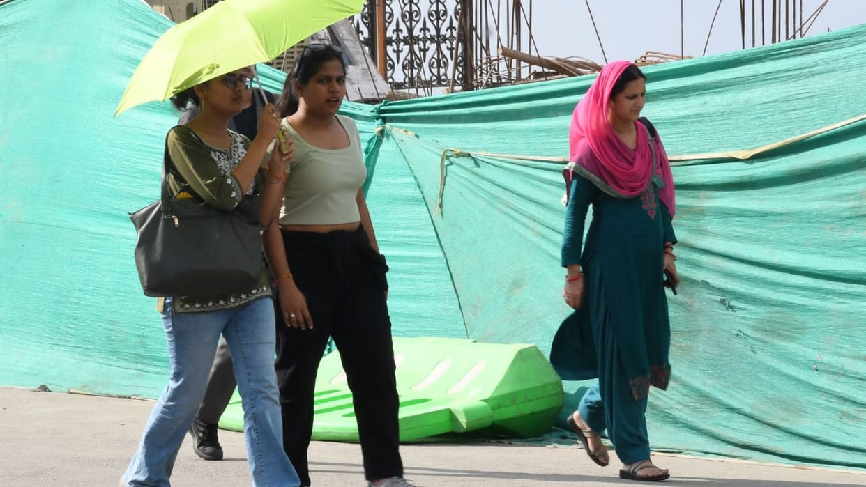 Himachal Weather Humidity increased in the mountains Yellow alert for rain for Two days