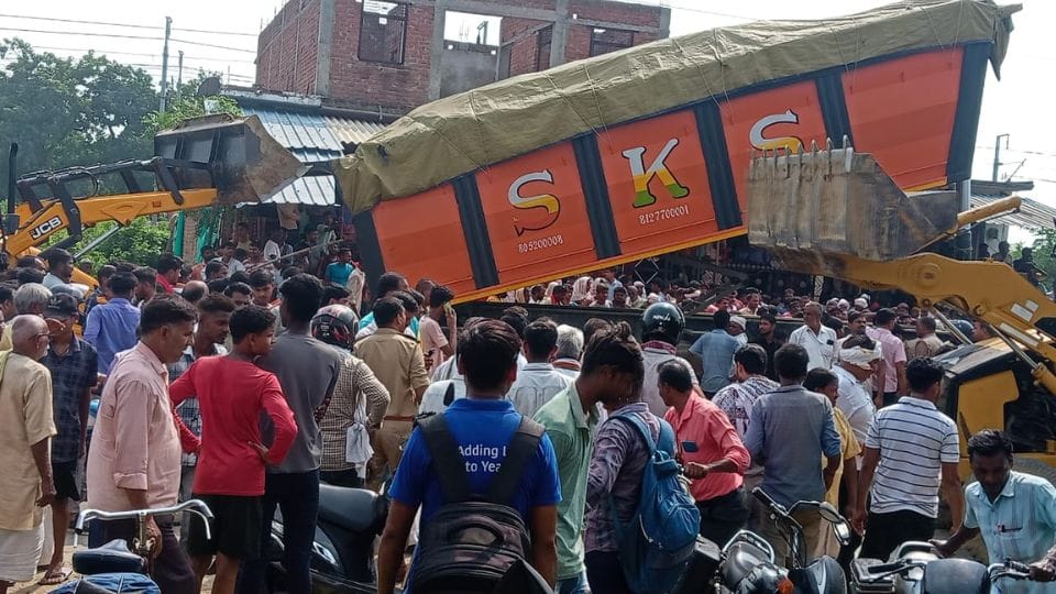 Five girl students returning from school were crushed by a truck on Prayagraj Mirzapur Highway