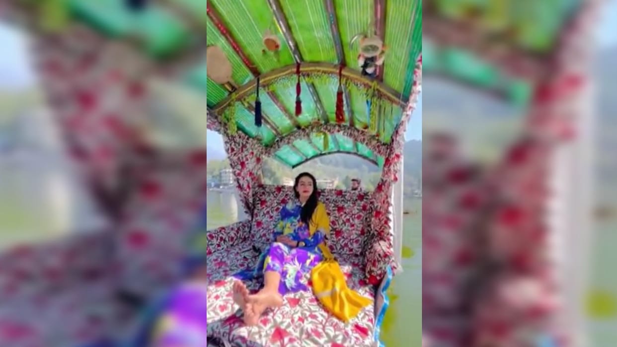 Divya Maderna sitting on a Shikara got trolled for posting this