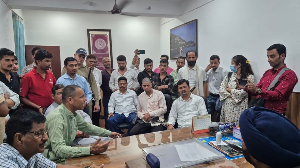 Congress met SP in case of assault on youth in haldwani