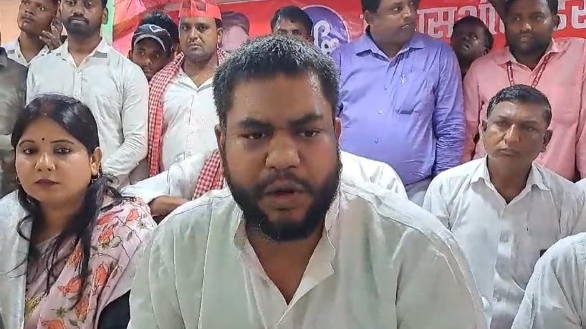 Bihar: Mukesh Sahni says If NDA contests election by making Nitish its face, then let it fight, Tejashwi Yadav