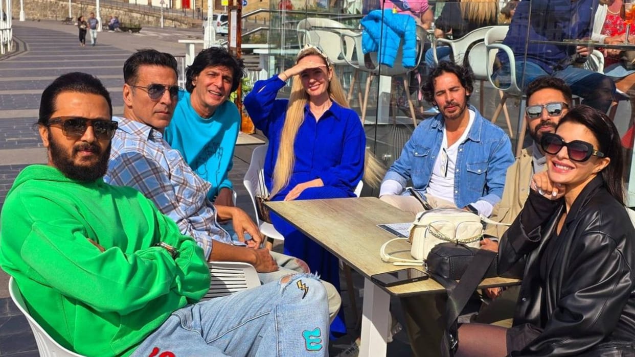 Chunky Pandey shared behind the scenes photos of Housefull 5 all stars cast seen in the same frame