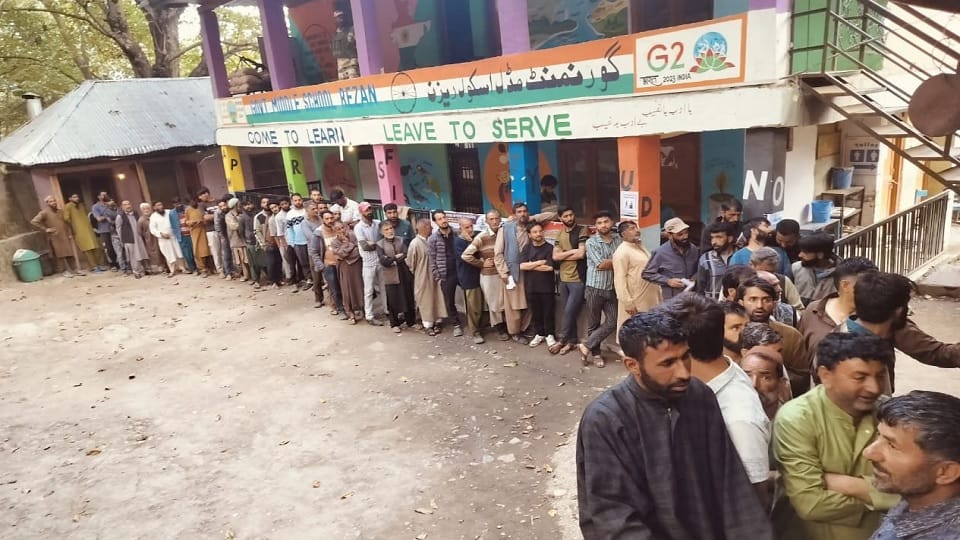 Jammu Kashmir Election Photos Voting in six districts including Rajouri, Poonch, Reasi in the second phase