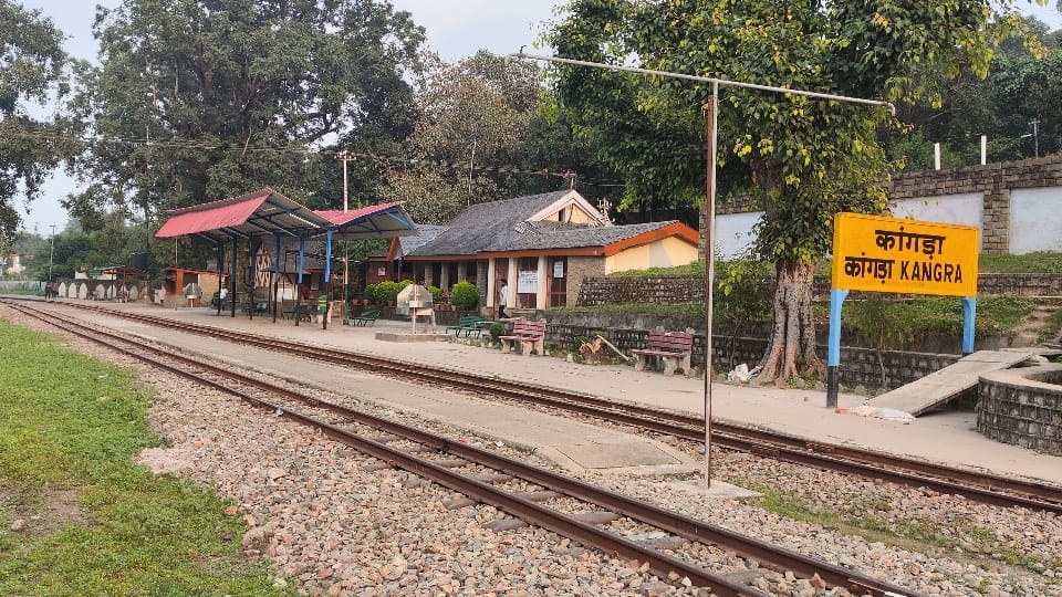 Trains will run between Baijnath Paprola Kangra after 82 days