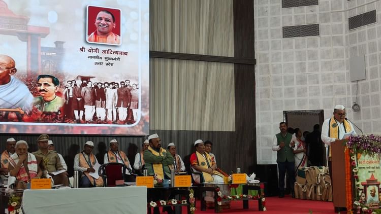 MGKVP: काशी विद्यापीठ में दीक्षांत समारोह में बिजली गुल, राज्यपाल का माइक भी खराब