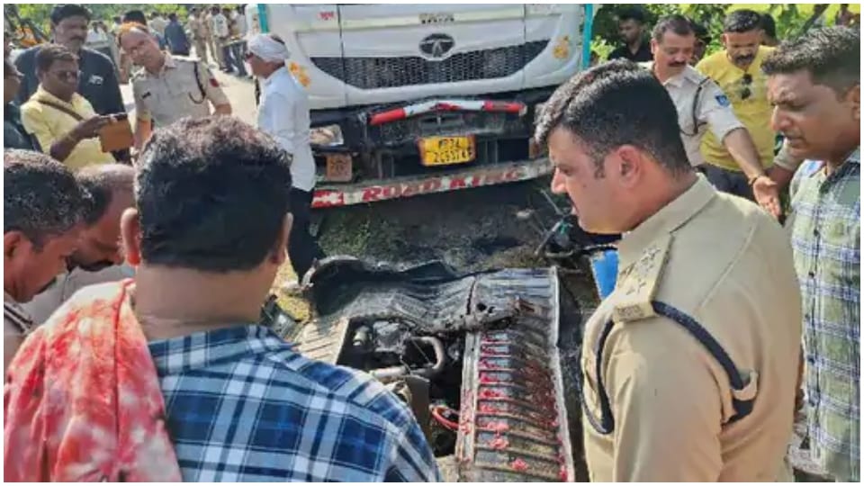 MP Road Accident: Nine Killed in Truck And Auto collision in Damoh Road Accident Pictures