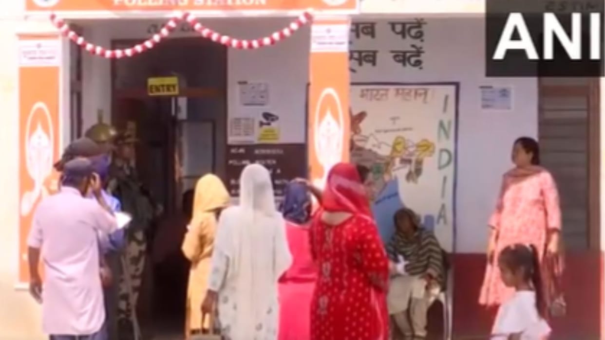 J&K Election: Voting continues in Rajouri, huge crowd of voters seen at centers near India-Pakistan border.