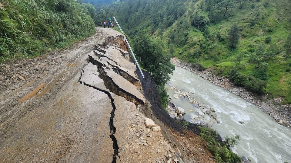 Uttarakhand News: Closed roads in Pithoragarh