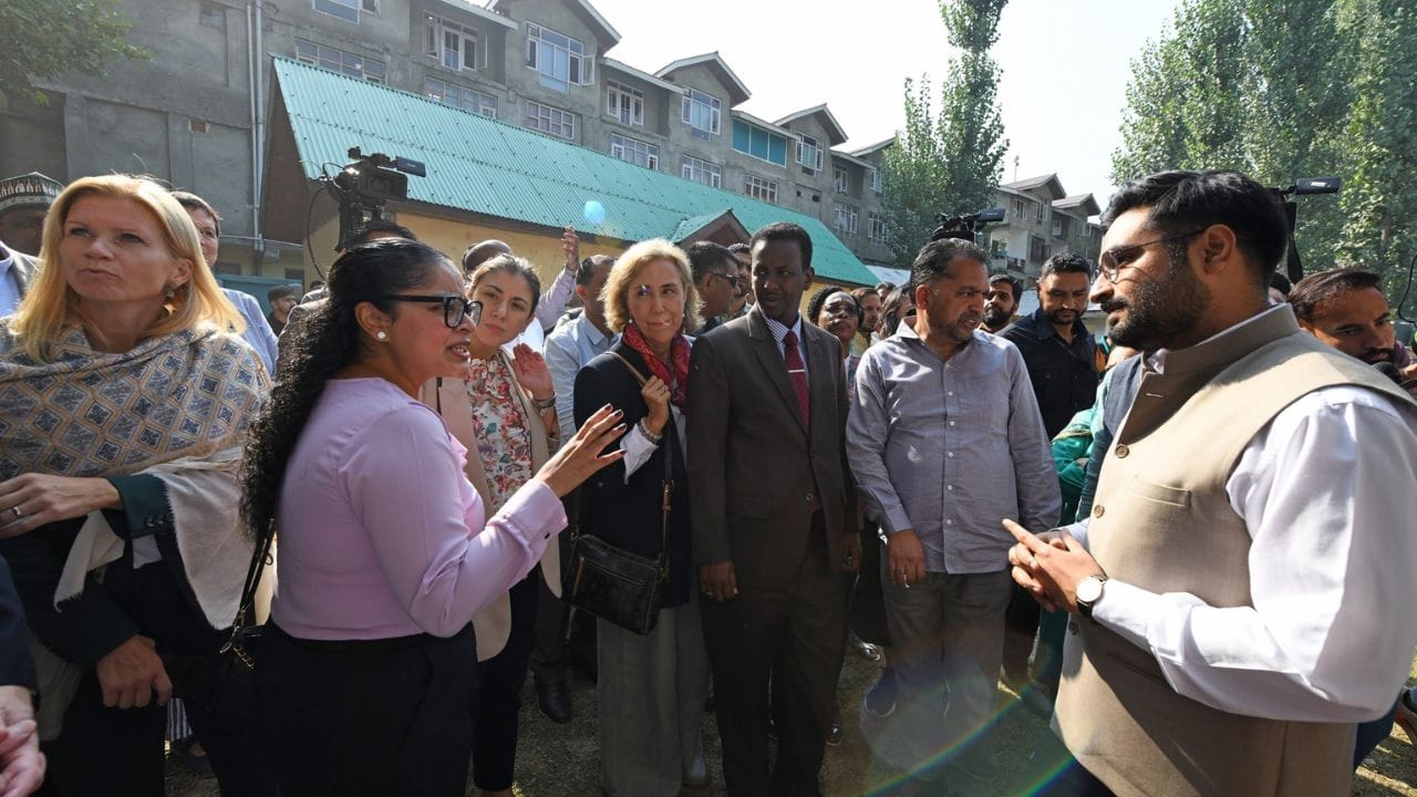 J&K Phase 2 Election: Diplomats from 16 countries visited polling stations, see live pictures from the booths
