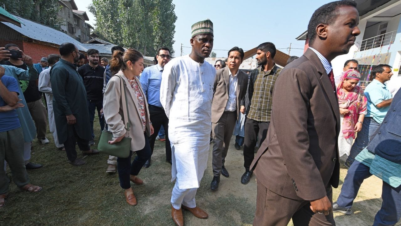 J&K Phase 2 Election: Diplomats from 16 countries visited polling stations, see live pictures from the booths