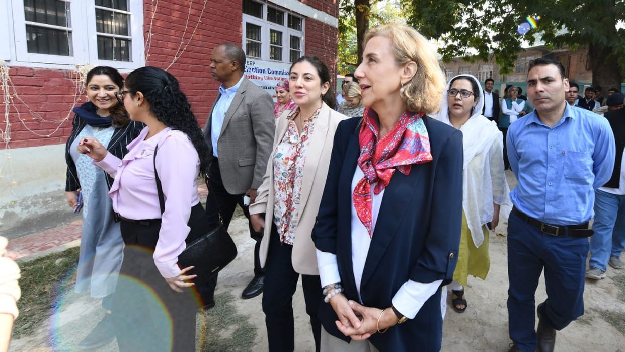 J&K Phase 2 Election: Diplomats from 16 countries visited polling stations, see live pictures from the booths