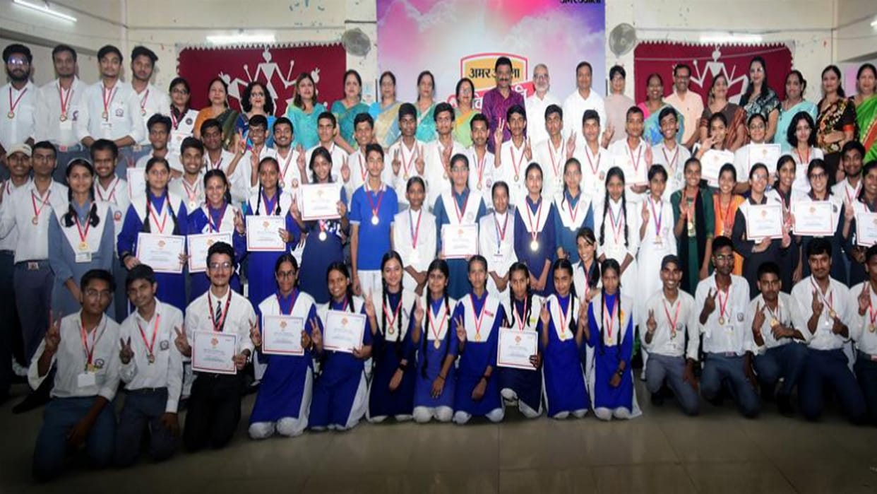 Amar Ujala Bhavishya Jyoti Meritorious Award Ceremony: UP Board Secretary said - Success will be achieved only