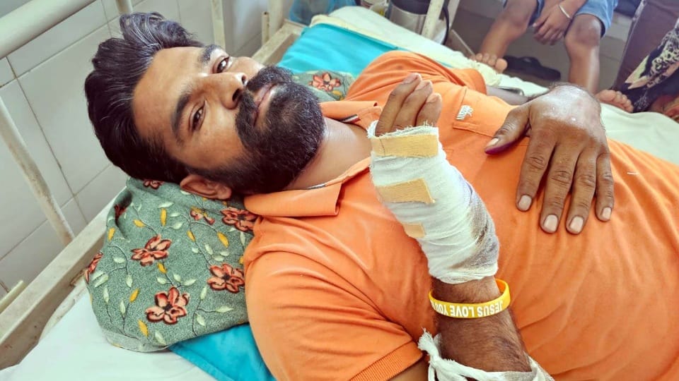 Attack with sword on AAP leader in Abohar