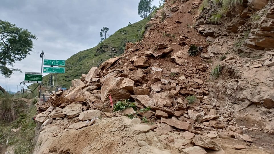 Bhowali-Almora NH closed due to boulders and debris