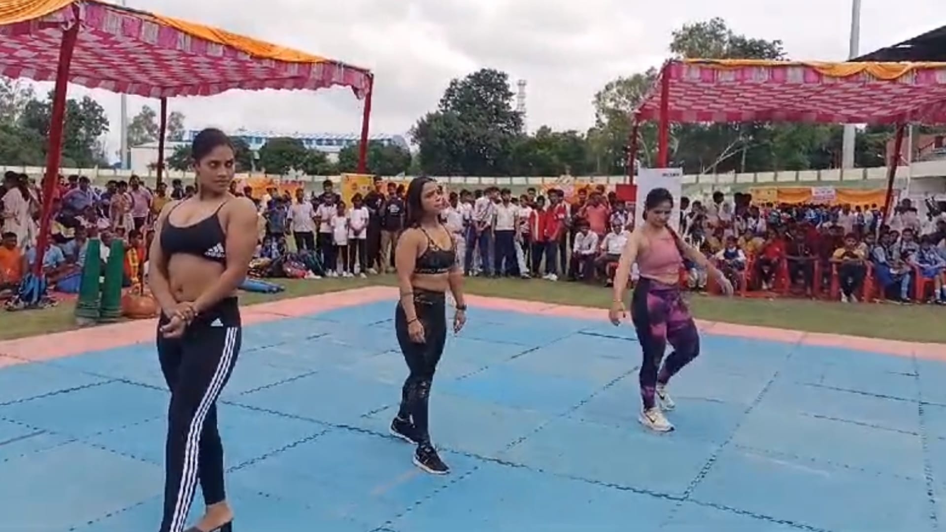 Bhoole Bisre Khel and girls sports event of Amar Ujala.