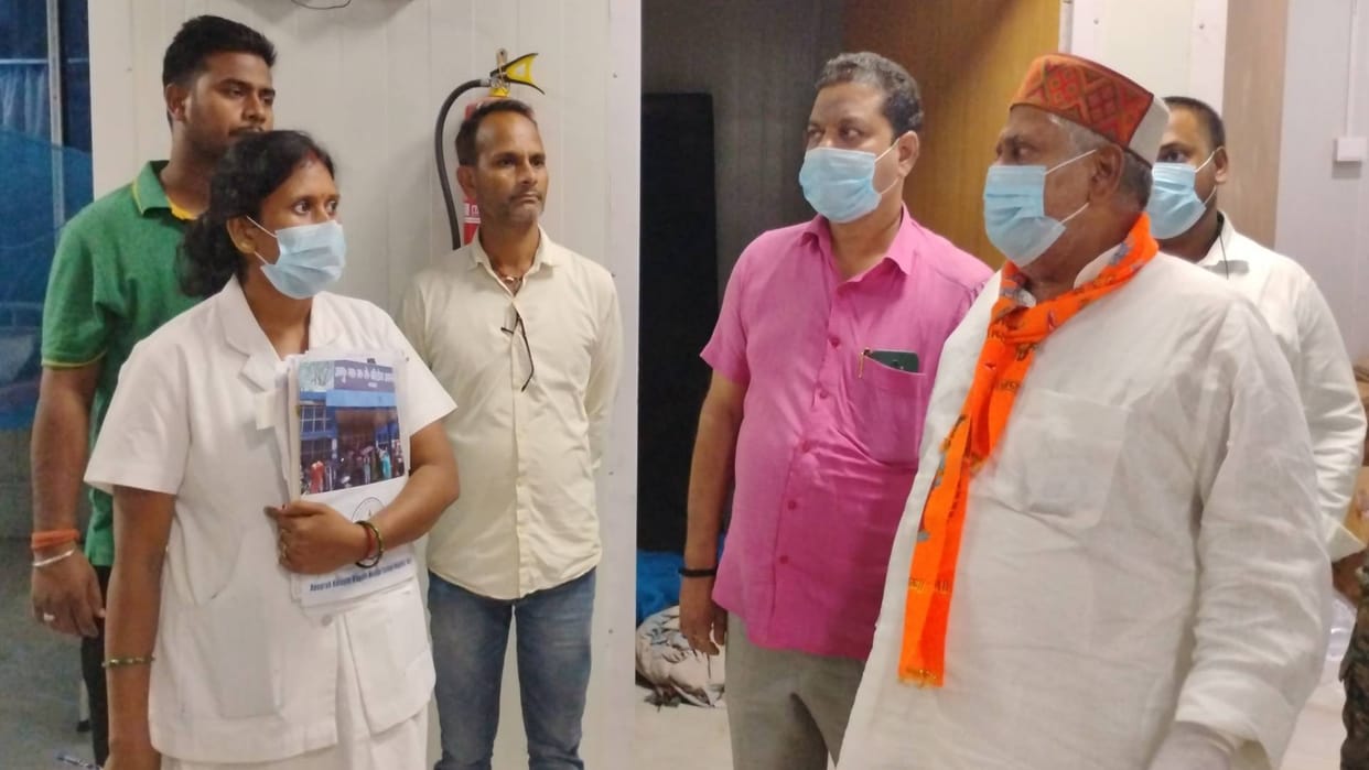 Bihar Minister furious after seeing cleanliness system of Magadh Medical College Hospital in Gaya