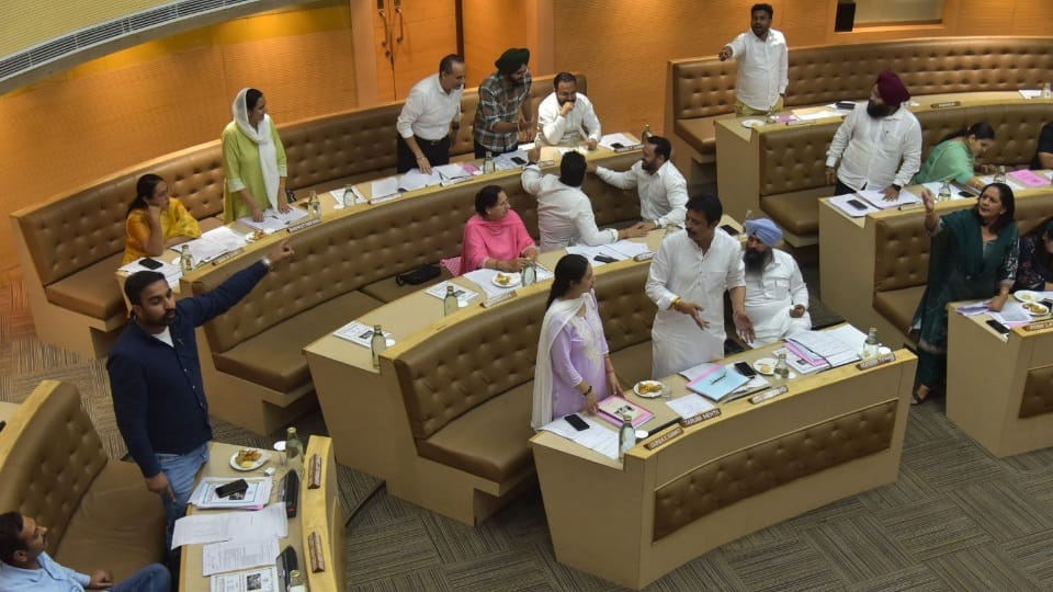 Chandigarh MC House meeting Proposal to increase service tax on government buildings by 2 percent