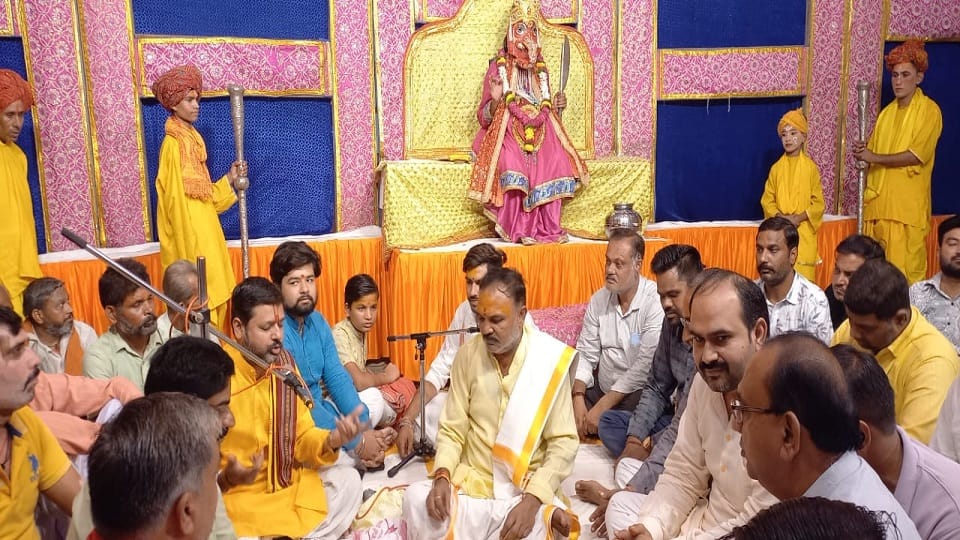 Ramlila started with Ganesh worship in Hathras