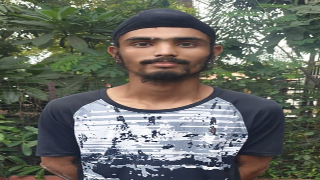 thief kept roaming around city with a fake number plate on stolen bike, police arrested