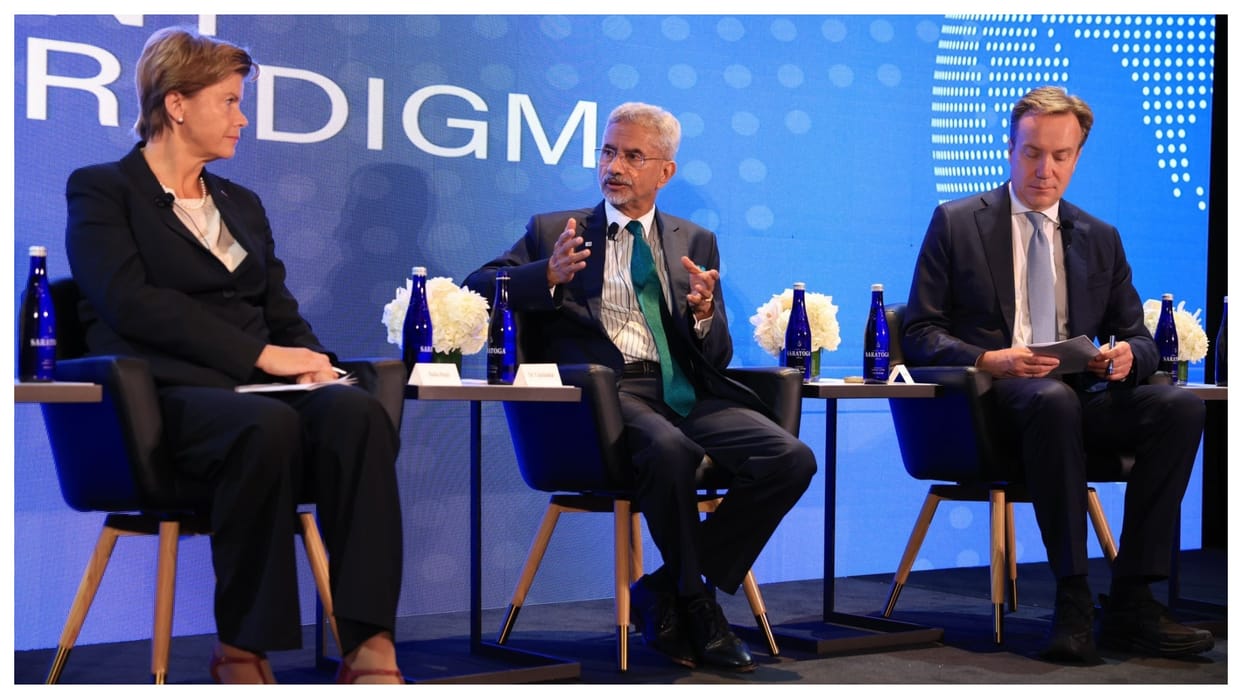 EAM s jaishankar said global economy face challenges need to democratizing economy news updates