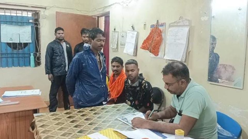 Farmer dies and three people injured after being hit by lightning in Korba