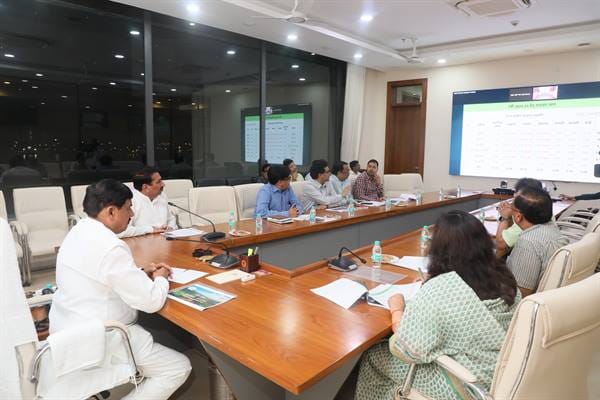 MP News: Black marketing of fertilizers and seeds will not be tolerated, CM reviewed the availability and dist