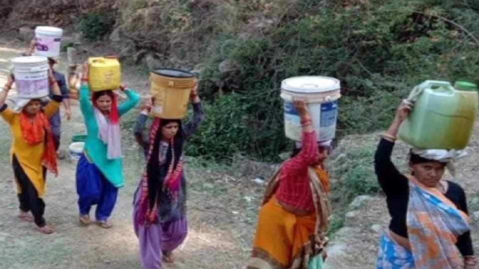 Four villages of Hawalbagh block almora have not received water for 15 days