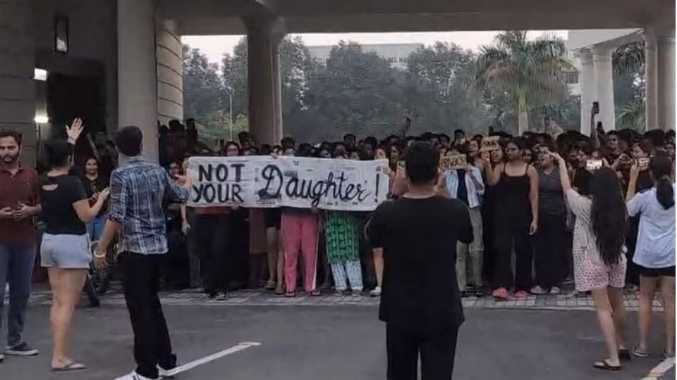 पटियाला की लॉ यूनिवर्सिटी में छात्रों का प्रदर्शन।