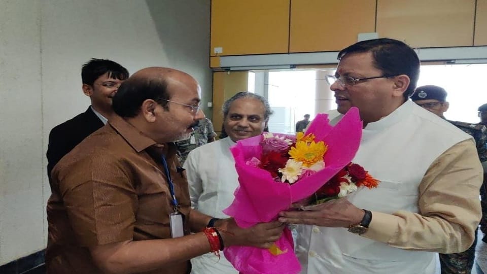 CM Pushkar Singh Dhami reached Jharkhand
