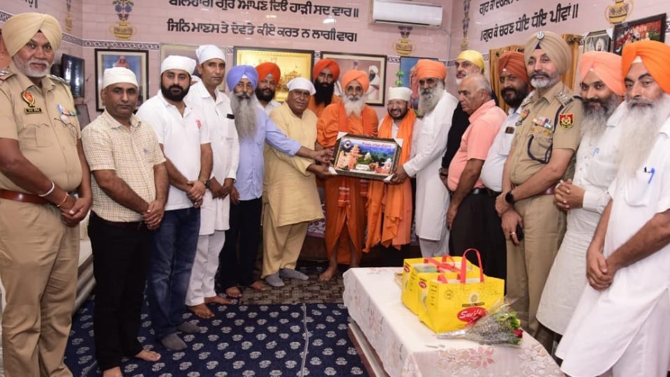 Minister Dr. Ravjot Singh visit Sultanpur Lodhi meet Sant Balbir Singh Seechewal