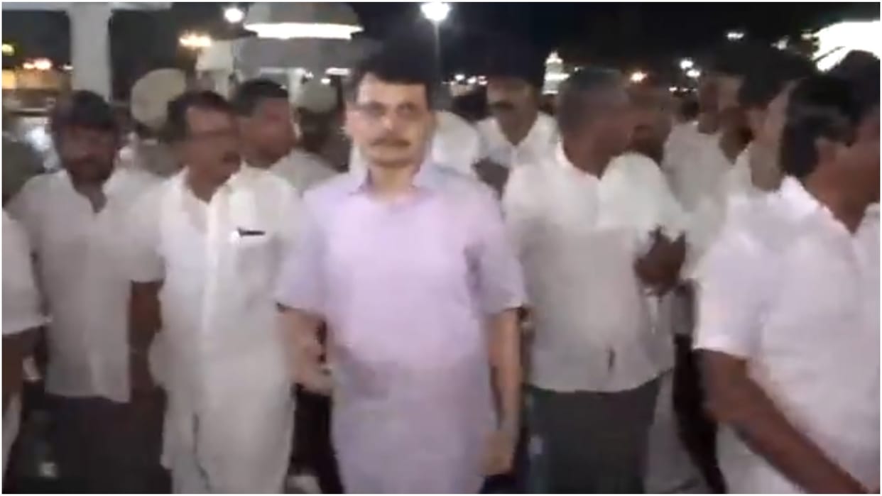 Former minister Senthil Balaji, accused in money laundering case, released from jail, SC granted bail