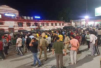 Dehradun Railway station Dispute over two Communities Question rais Where did crowds of rioters suddenly come