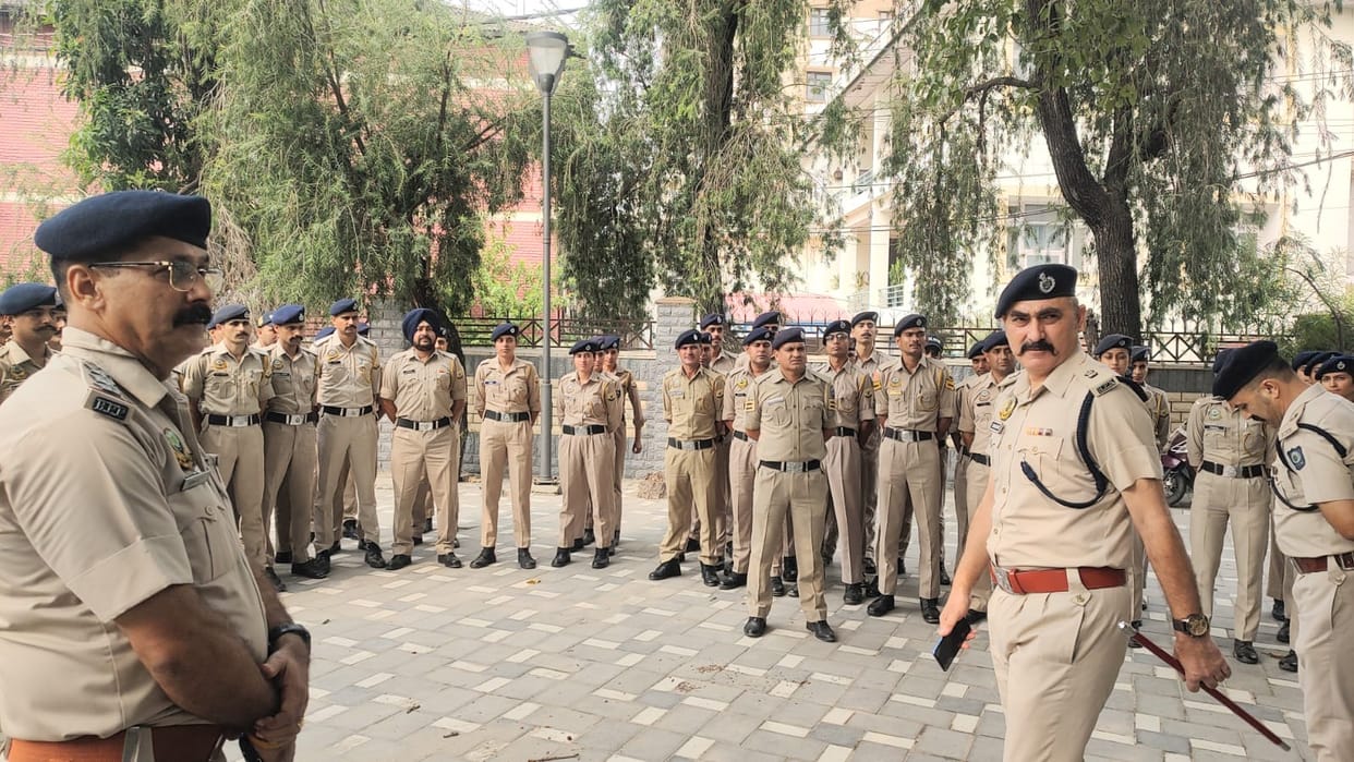 Heavy police force deployed in Una in view of demonstration of Maharishi Valmiki Guru Ravidas Mahasabha