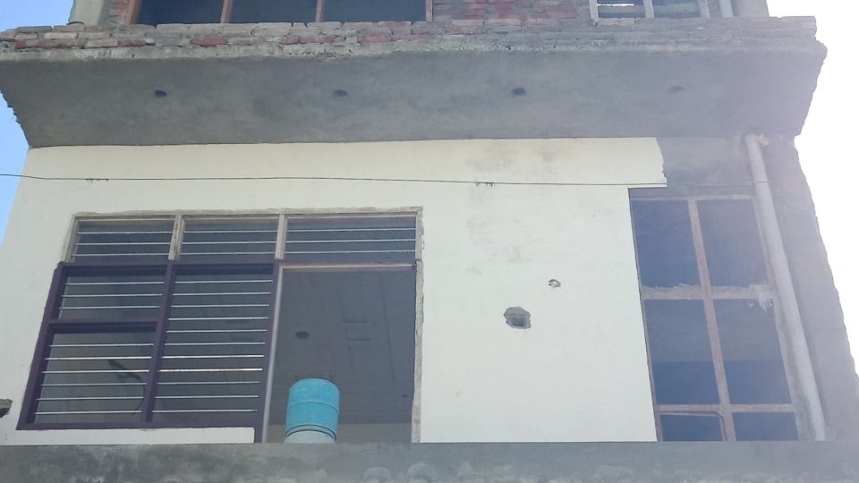 Teenager playing on rooftop in Vikas Nagar got electrocuted, referred to higher center
