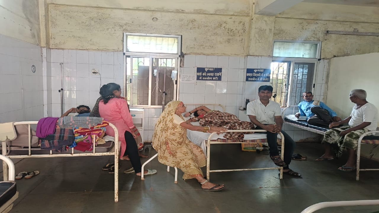 वार्ड के बेड फुल