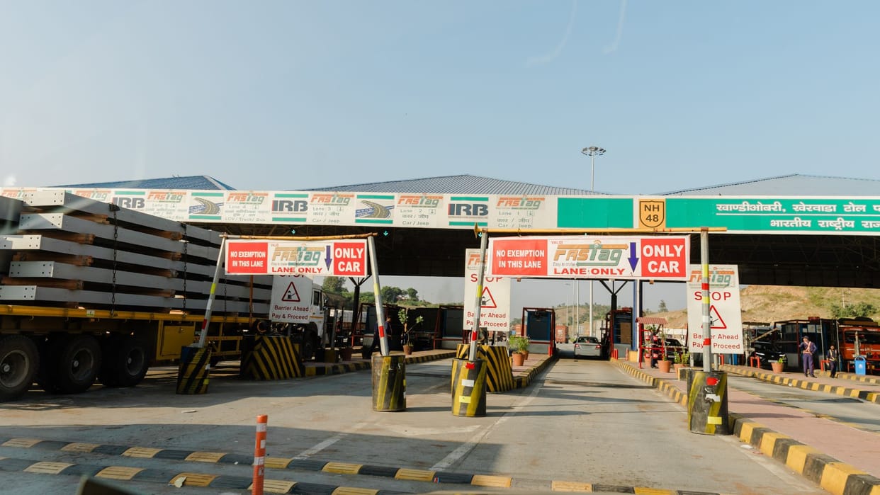 Govt reduces toll tax by up to 50 pc on national highways with bridges, tunnels latest news in hindi