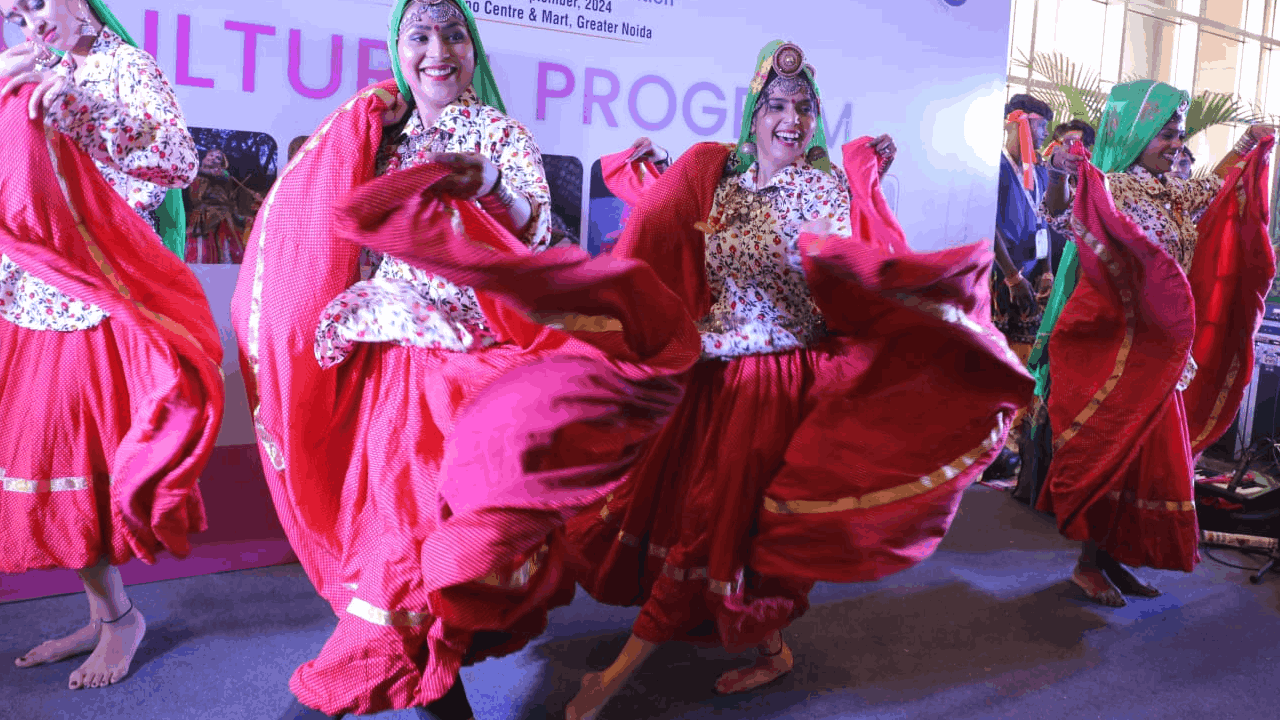 UP Trade Show: Cultural presentations mesmerized people, see amazing pictures of the fair