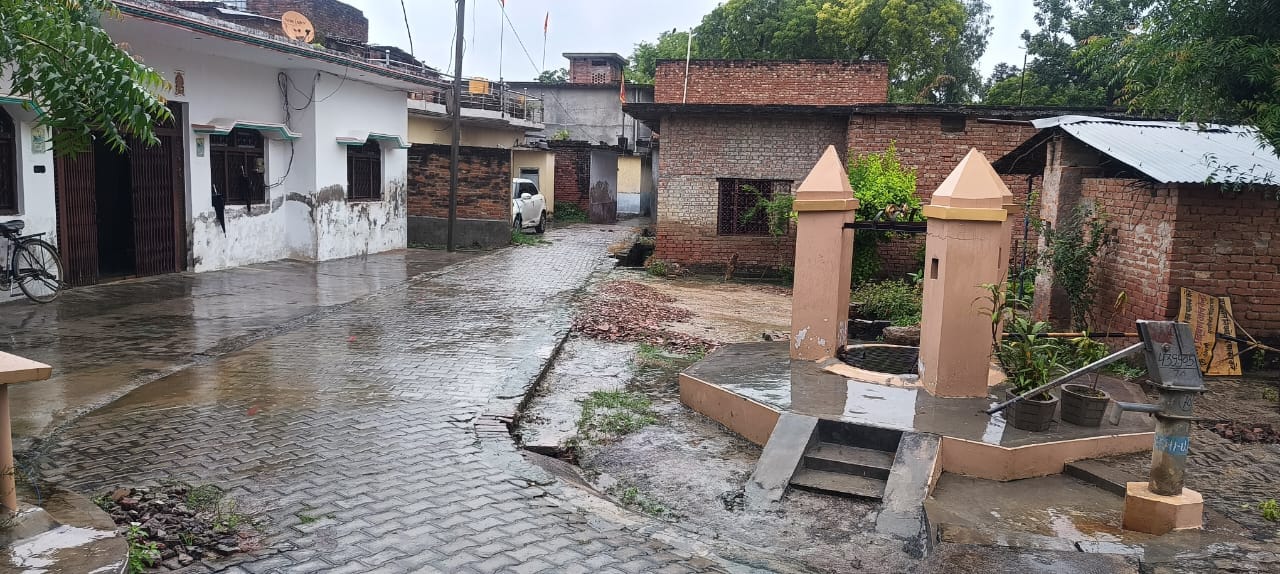 Warning of heavy rain for 30 districts in Uttar Pradesh.