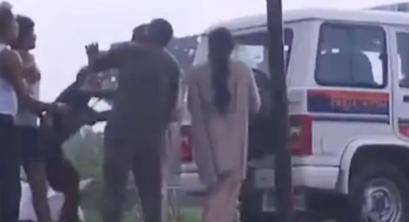 Bihar Police: Attack on police team in Nawada; Criminals beat up sub-inspector and constable; Police
