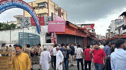 Dehradun News Ruckus between Two Communities at railway station Stone Pelting Uproar in police station case