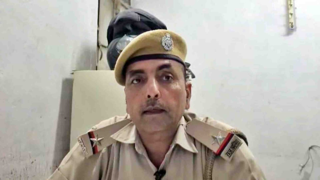 Alwar News: A person was cheated of Rs 5.60 lakh in the name of a relative in America