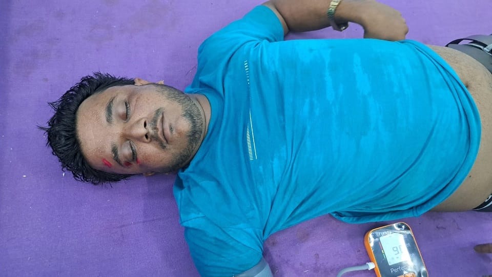 Meerut: Collided with cattle, husband died, condition of wife and sister critical, marriage ruined in 3 months